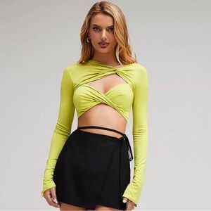 Mistress rocks long sleeve crop top